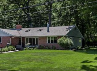 220 Easthampton Rd, Holyoke, MA 01040