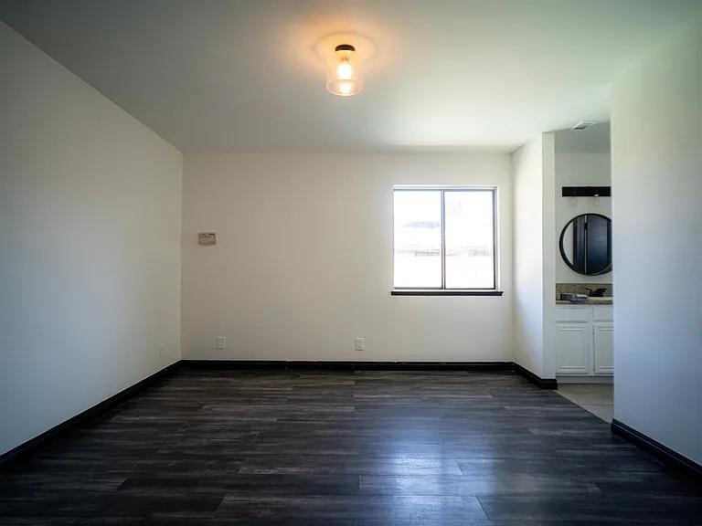 837 Sunrise Ct — Photo 16