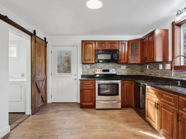 510 Roosevelt Trail, Casco, ME 04015