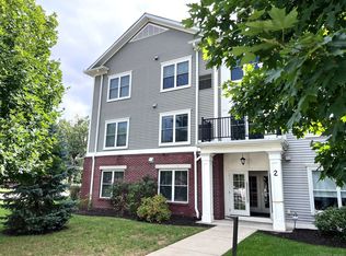 2 Bishop Rd #101, West Hartford, CT 06119