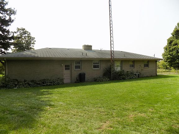 3rd image of 3747 E Empire Ave