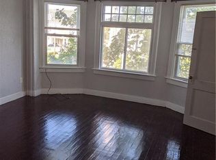 20 Middleton Ave APT 2, Newport, RI 02840