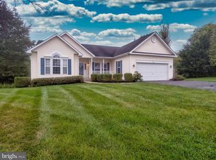 26 Riviera Ct, Charles Town, WV 25414