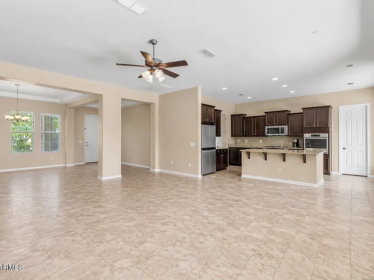 2827 E Muirfield St — Photo 5
