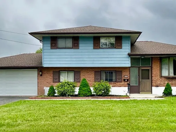 1000 Coronet Ln, Somerdale, NJ 08083