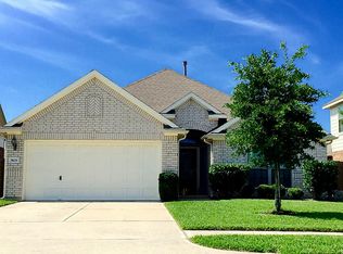 9610 Emerald Lakes Dr, Rosharon, TX 77583