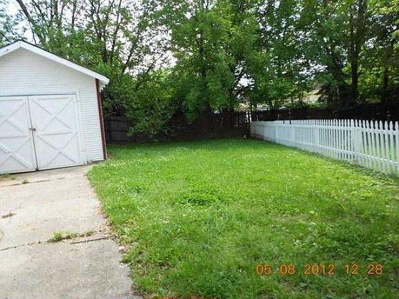 garage & yard