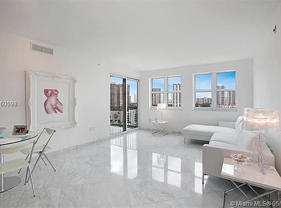5th image of 19900 E Country Club Dr APT 1009
