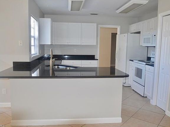 3rd image of 2602 NE 22nd Pl