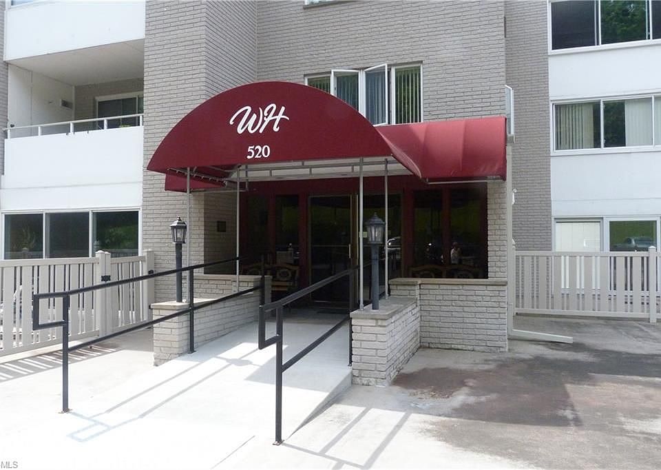 1st image of 520 Meredith Ln APT 403