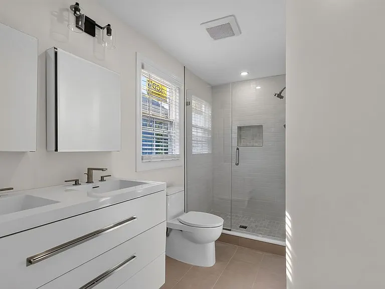 18 Walnut St #B — Photo 9