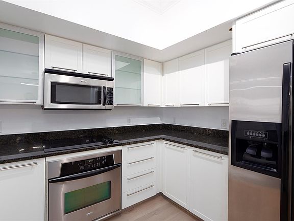 5th image of 225 NE 1st Street #403 PH-03