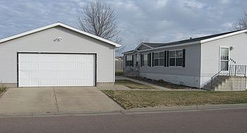 Spacious Home w/ Oversized Garage!!!