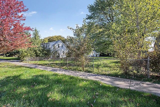 1st image of 7953A Lavergne Ave