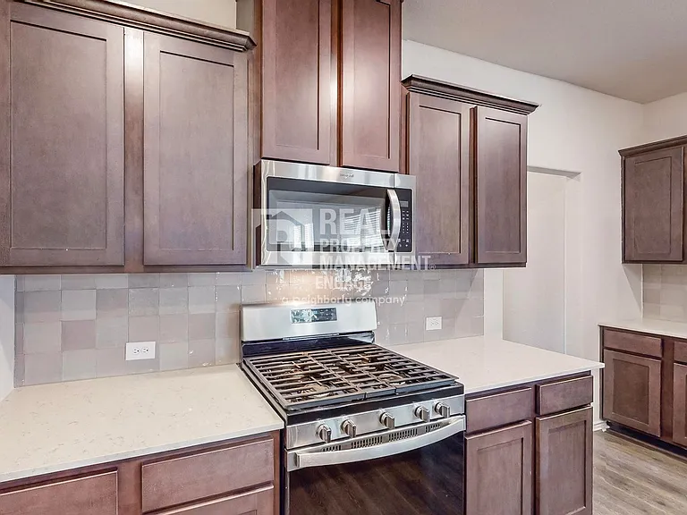 2321 Astapor Dr — Photo 15