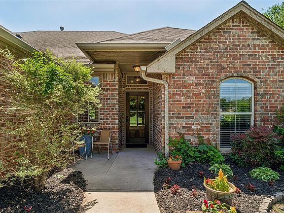 2nd image of 8308 Venezia Ln