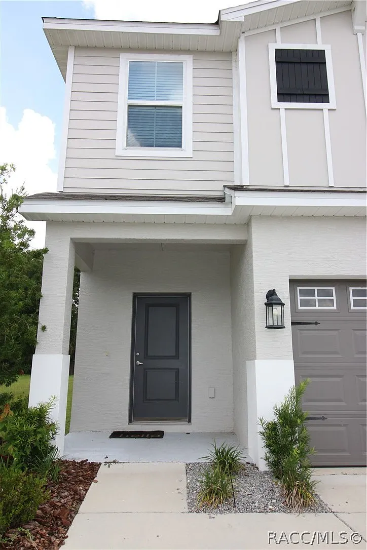 3 bed, 2.5 bath, 1728 sqft, $1,700 — Photo 2