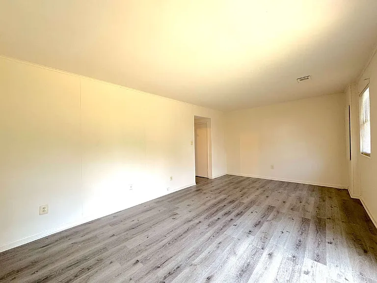 4104 Sideburn Rd — Photo 23