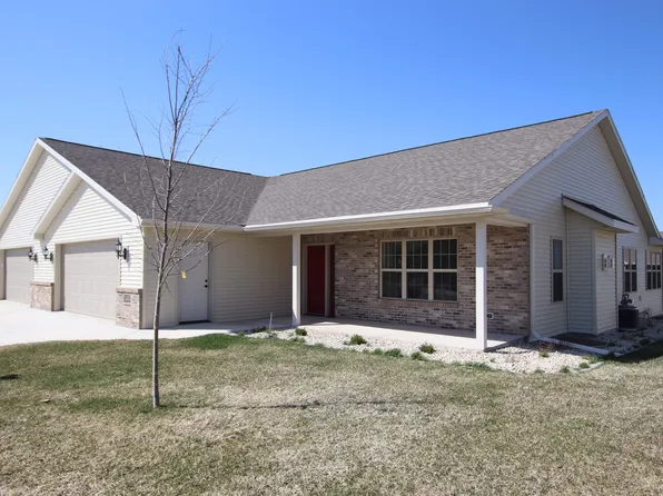 1365 Candlelight Ln, Fond Du Lac, WI 54937