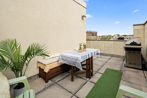 Sold by Keller Williams Realty Gold Coast | media 15