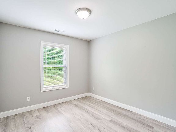 2nd image of 101 Quinn Hill Ln
