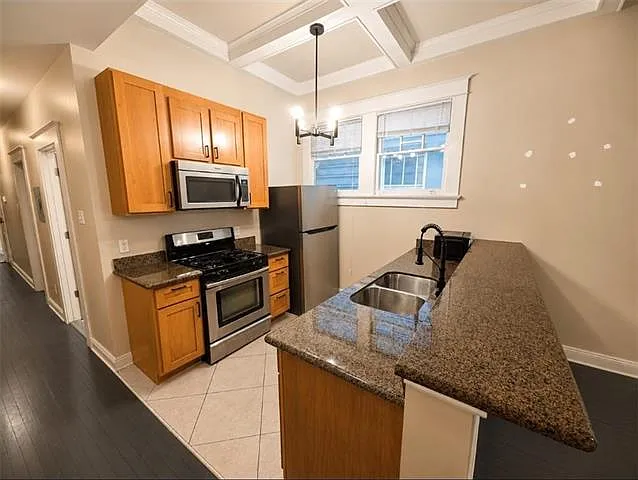 2 bed, 2.0 bath, 900 sqft, $1,750 — Photo 4