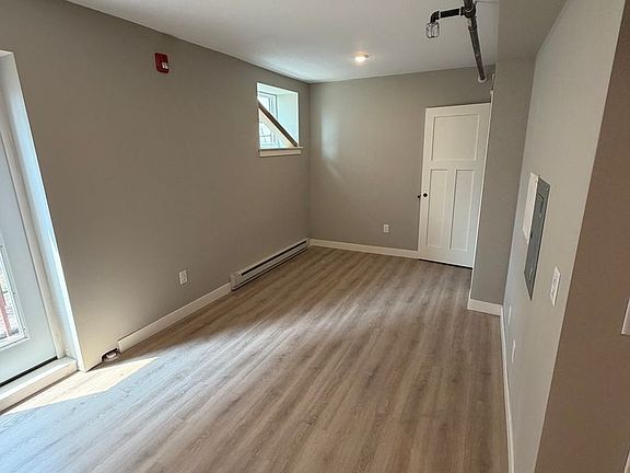 5th image of 627 E 4th St #101