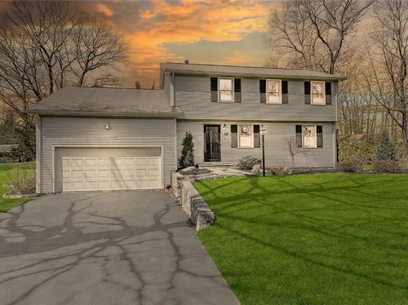 10 Carmina Cir, Cranston, RI 02921