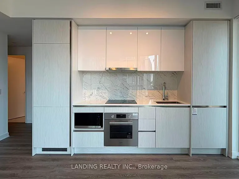 180 Front St E #2110 — Photo 3