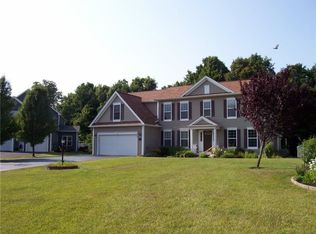 224 Woodsview Dr, Webster, NY 14580