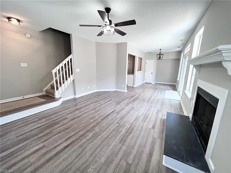 1412 Shortleaf Ln — Photo 2