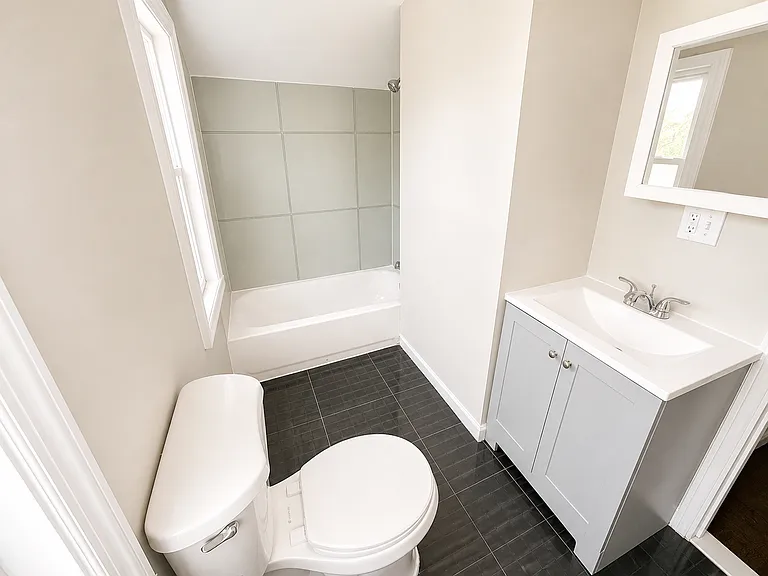 163-165 Lehigh Ave #3 — Photo 16
