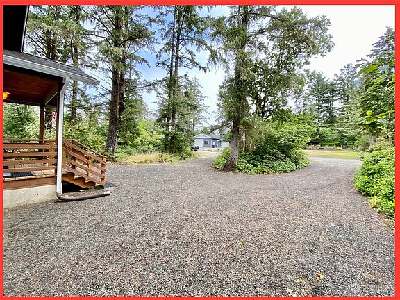 4th image of 919 Discovery Avenue SE