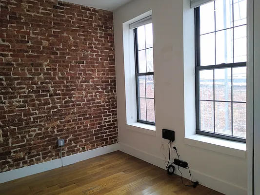 Rented by Evergreen Realty & Investments | media 27