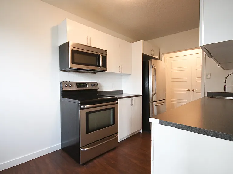 475 Lancaster St W #28 — Photo 14