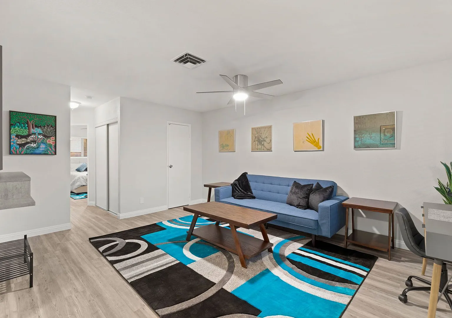 Updated 2-Bedroom Unit in Convenient Downtown Las Vegas Location — Photo 4