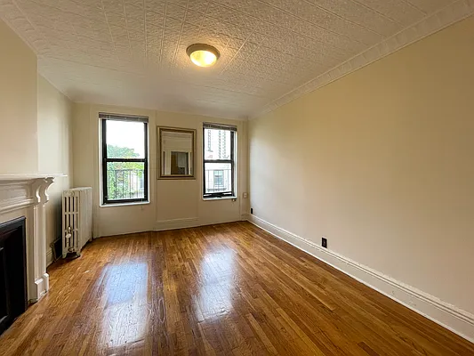 Rented by Highline Residential | media 28