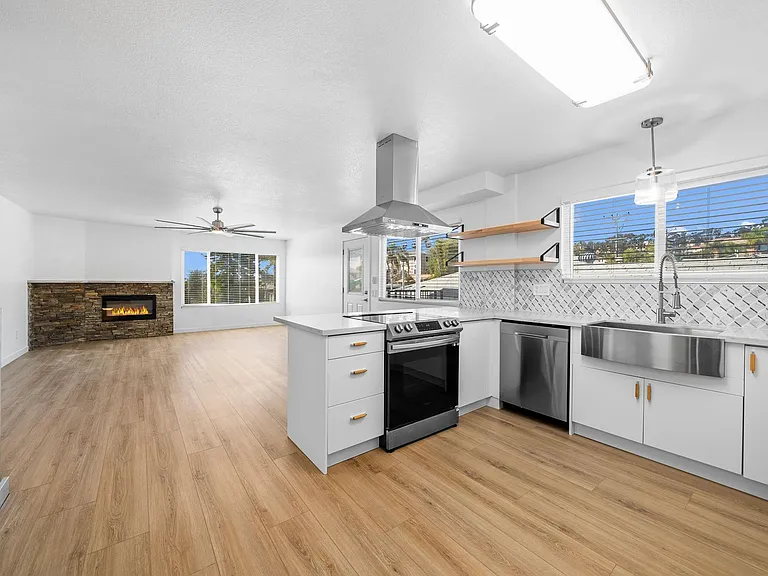 1101 Colusa St #1 — Photo 1