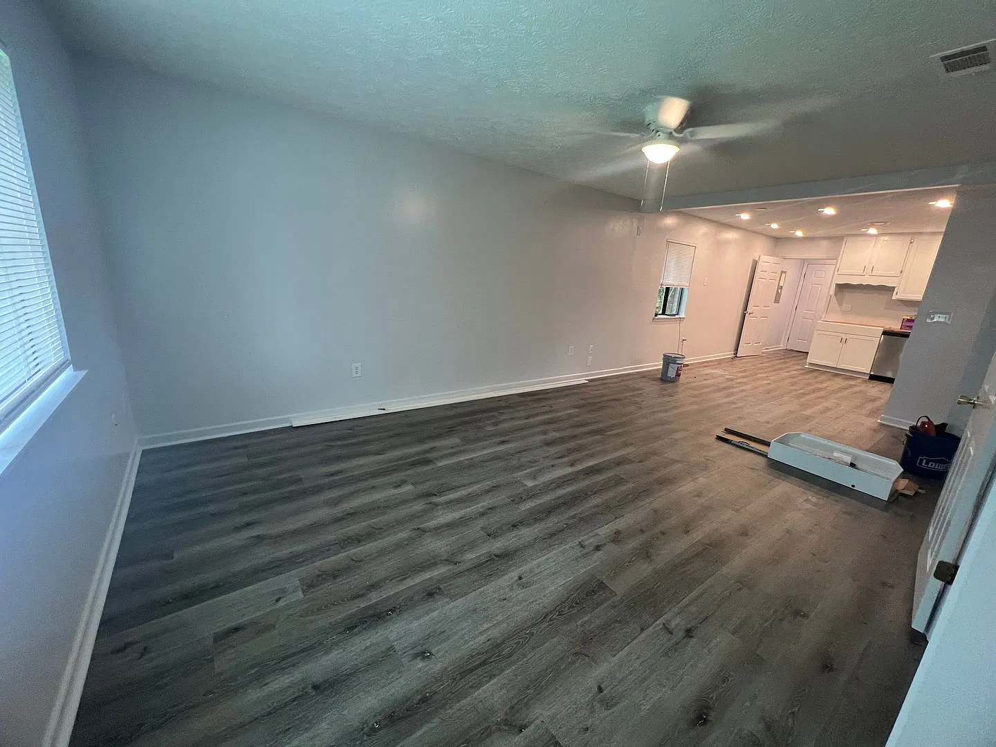 Newly renovated 2 bedroom on Barber St.! — Photo 2