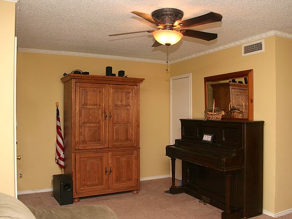 4th image of 9858 Brockbank Dr #9858