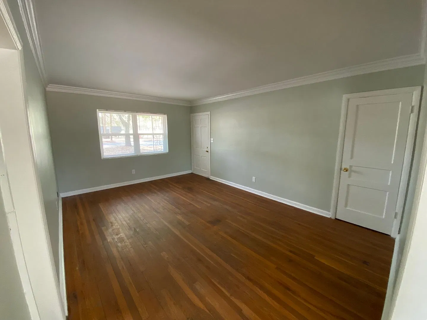 1314 East Victory Drive — Photo 4