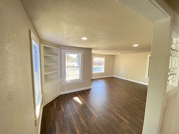 3rd image of 6358 E Latonia Ave