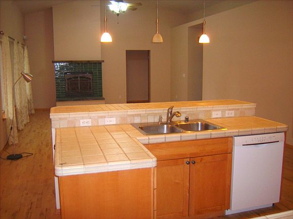 5th image of 2721 85th Ct NE