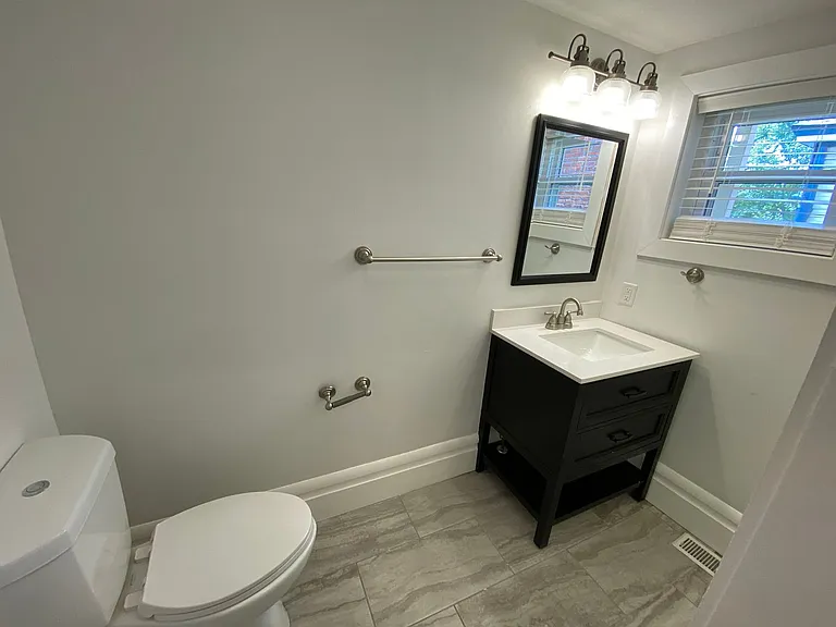 W King Ave 101-101.5 MLR — Photo 8