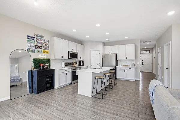 515 Kilkenny Ct — Photo 8