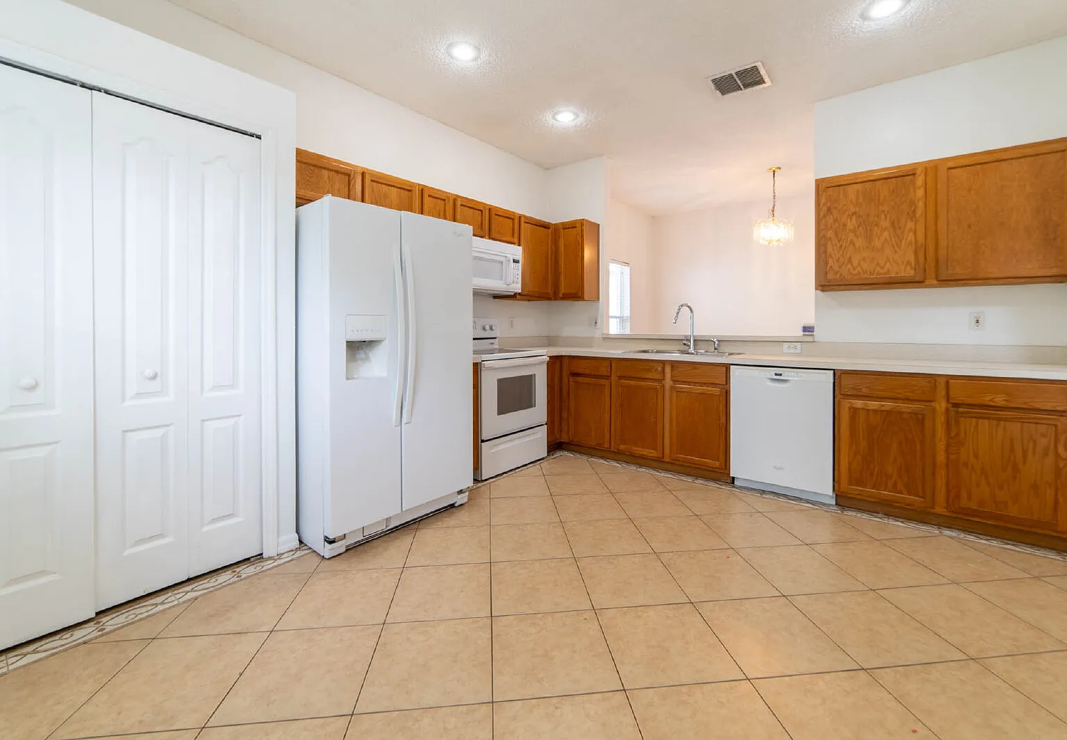 4 bed, 2.0 bath, 1470 sqft, $2,450 — Photo 4