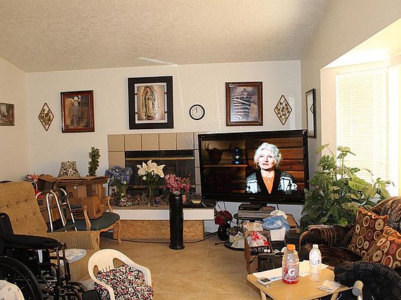 2nd image of 6054 Lupine Ave