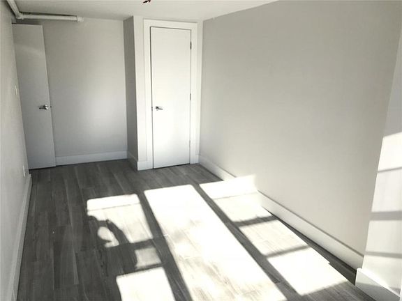 3rd image of 3821 Kings Hwy