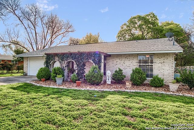 1st image of 466 Barcelona Dr
