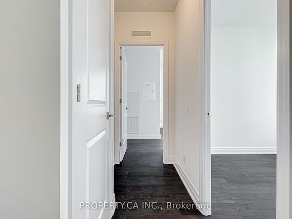 3rd image of 36 Elm Dr W #2602